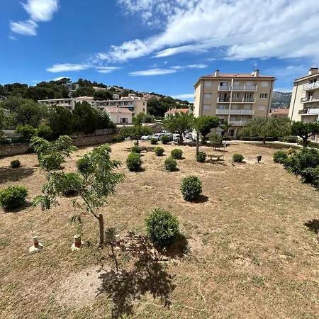 T4 Lumineux Et Spacieux, Parking Et Parc Prive Lägenhet *