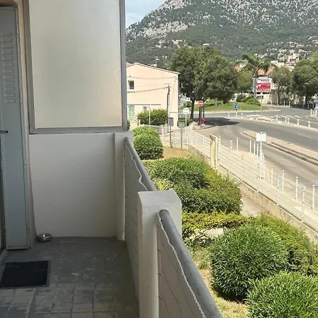T4 Lumineux Et Spacieux, Parking Et Parc Prive Lägenhet
