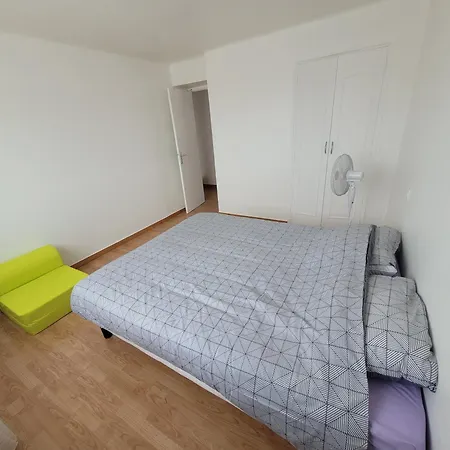 T4 Lumineux Et Spacieux, Parking Et Parc Prive Lägenhet *
